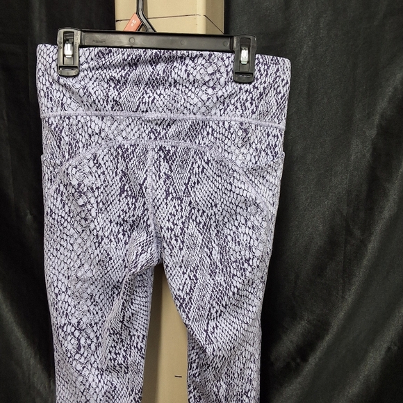 Snakeskin Print Leggings - Picture 3 of 8